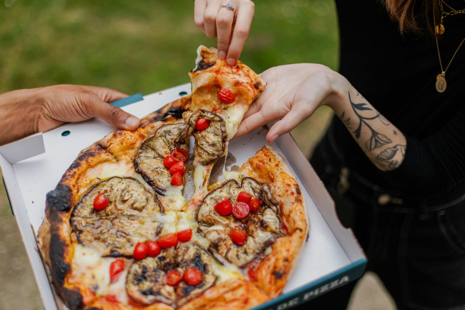 Pizza au fromage végétal fondant